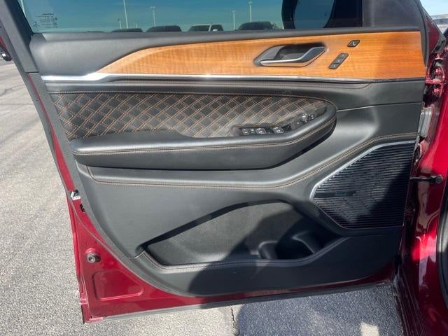 2022 Jeep Grand Cherokee L Summit 4x4