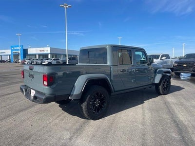 2025 Jeep Gladiator Nighthawk 4x4 *Ltd Avail*