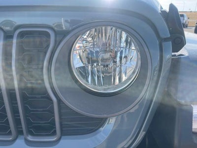 2025 Jeep Gladiator Nighthawk 4x4 *Ltd Avail*