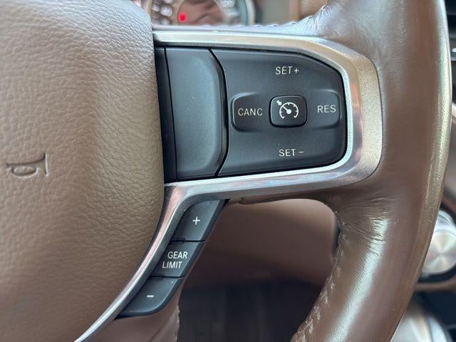 2020 RAM 1500 Laramie 4x4 Crew Cab 5'7" Box