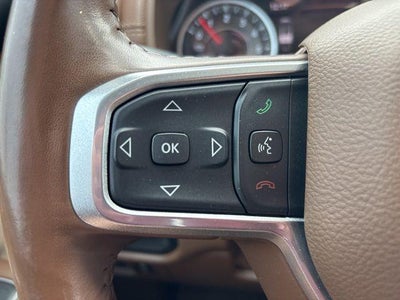 2020 RAM 1500 Laramie 4x4 Crew Cab 5'7" Box