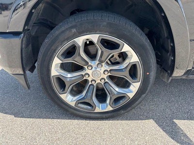 2019 RAM 1500 Longhorn 4x4 Crew Cab 5'7" Box