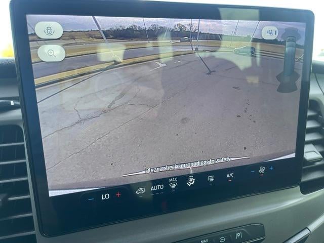 2022 Ford Transit Passenger Wagon T-350 148" Med Roof XLT RWD