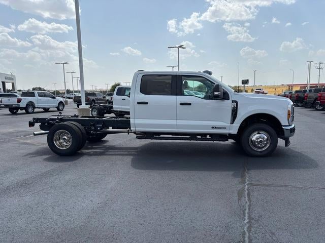 2026 Ford Super Duty F-350 DRW XL 4WD Crew Cab 179" WB 60" CA