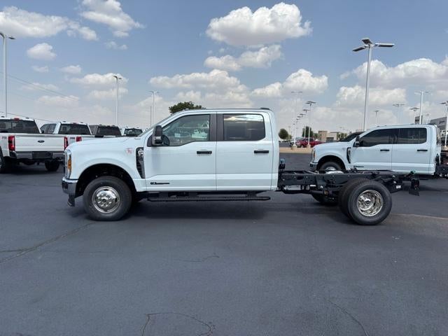 2026 Ford Super Duty F-350 DRW XL 4WD Crew Cab 179" WB 60" CA