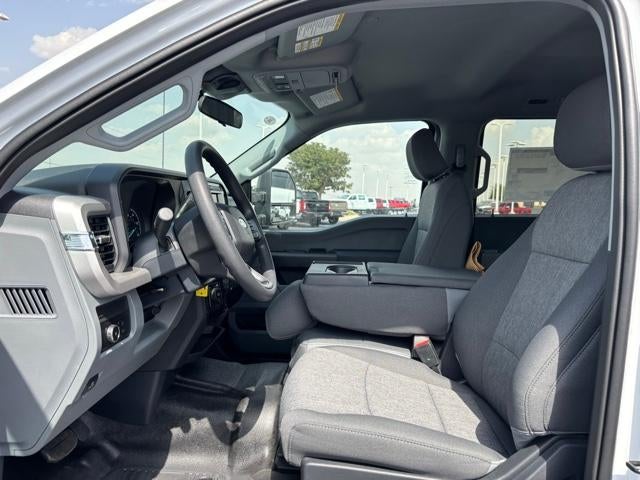 2026 Ford Super Duty F-350 DRW XLT 4WD Crew Cab 179" WB 60" CA