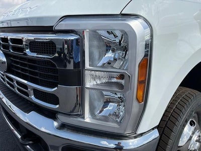 2026 Ford Super Duty F-350 DRW XLT 4WD Crew Cab 179" WB 60" CA