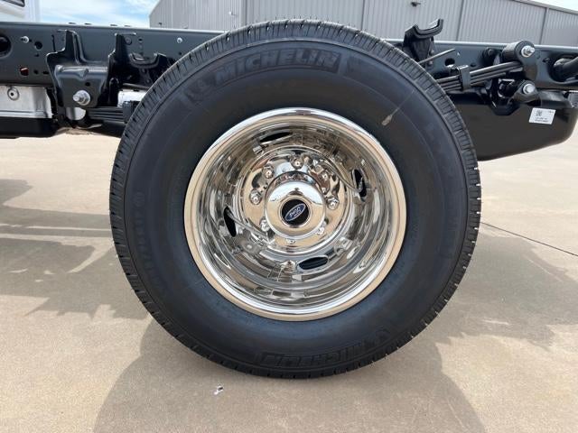 2025 Ford Super Duty F-350 DRW XL 4WD Reg Cab 169" WB 84" CA