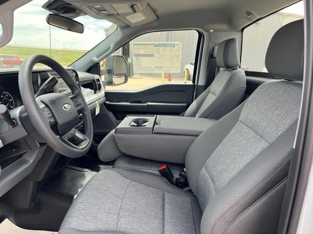 2025 Ford Super Duty F-350 DRW XL 4WD Reg Cab 169" WB 84" CA