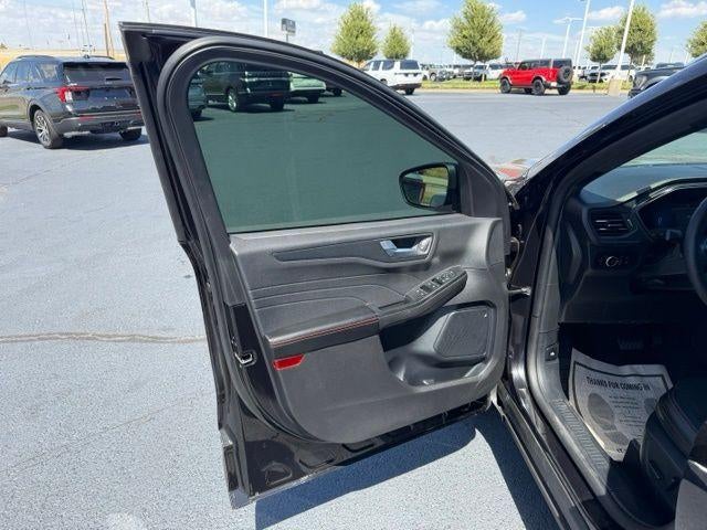 2025 Ford Escape ST-Line Select AWD