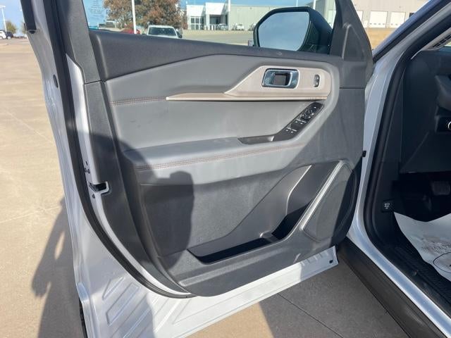 2026 Ford Explorer Active w/100A Pkg RWD