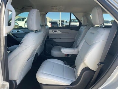 2025 Ford Explorer Active 4WD