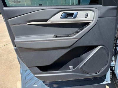 2026 Ford Explorer Active w/100A Pkg 4WD