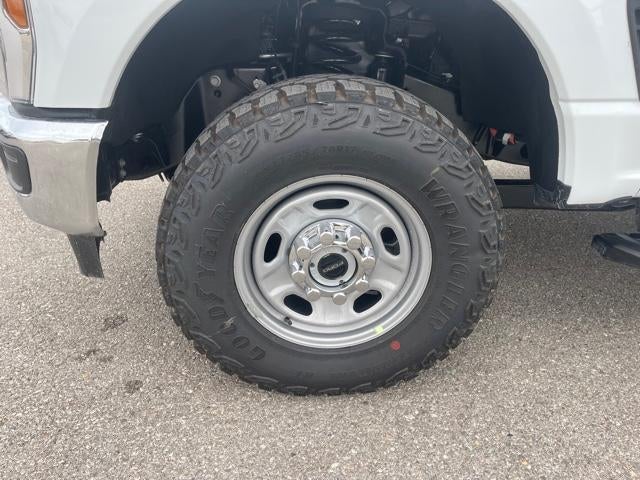 2026 Ford Super Duty F-250 SRW XL 4WD Crew Cab 8' Box