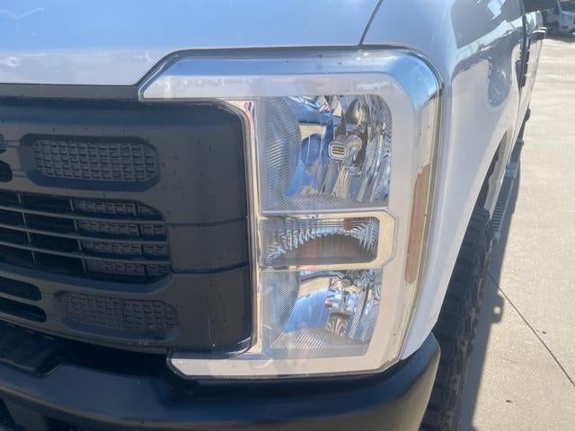 2026 Ford Super Duty F-350 SRW XL 4WD Crew Cab 8' Box