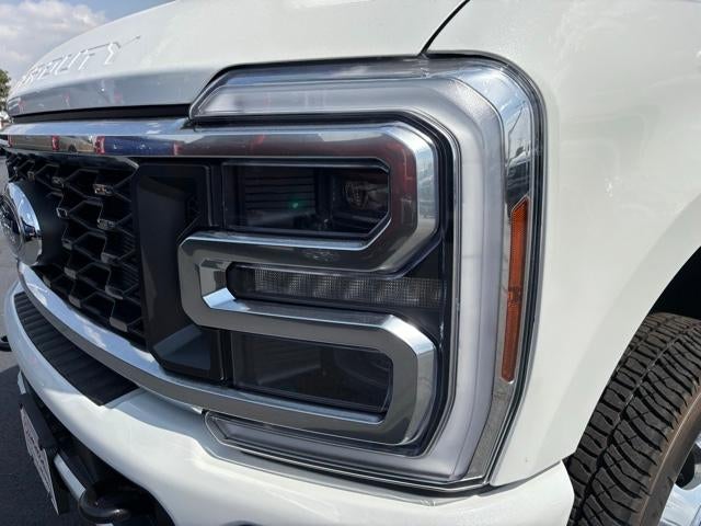 2026 Ford Super Duty F-350 DRW XL 4WD Crew Cab 8' Box