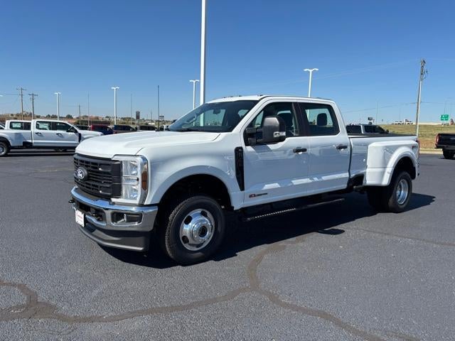 2027 Ford Super Duty F-350 DRW XL 4WD Crew Cab 8' Box