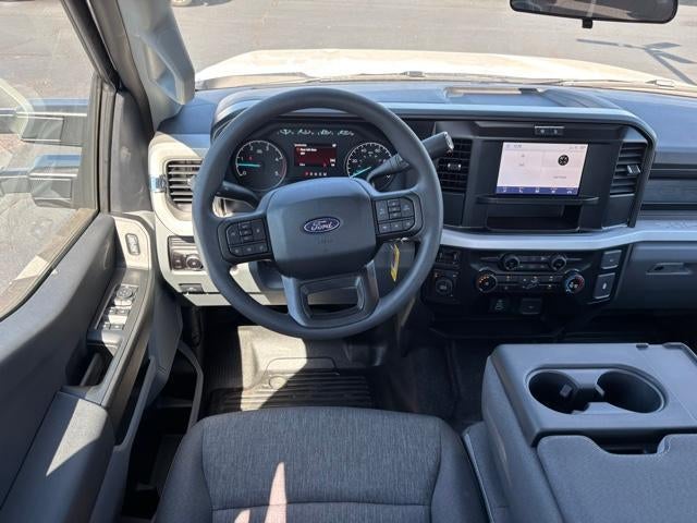 2027 Ford Super Duty F-350 DRW XL 4WD Crew Cab 8' Box