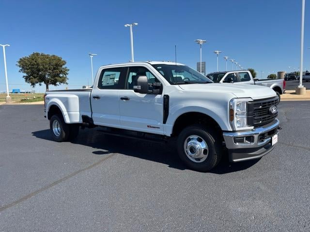 2027 Ford Super Duty F-350 DRW XL 4WD Crew Cab 8' Box