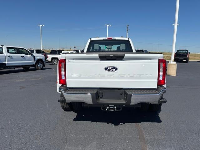 2027 Ford Super Duty F-350 DRW XL 4WD Crew Cab 8' Box