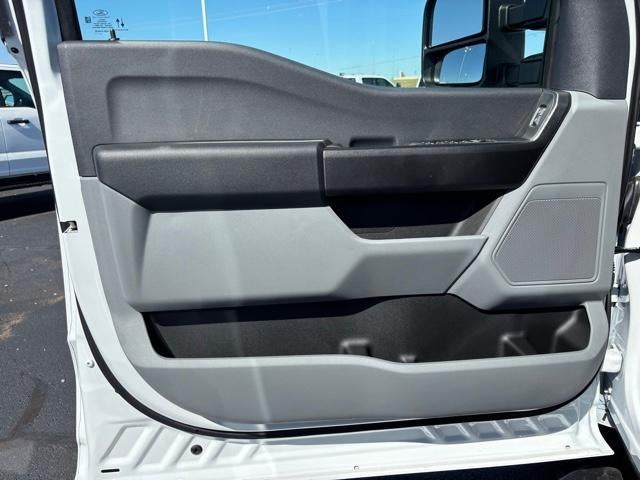2027 Ford Super Duty F-350 DRW XL 4WD Crew Cab 8' Box