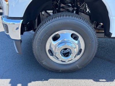 2027 Ford Super Duty F-350 DRW XL 4WD Crew Cab 8' Box
