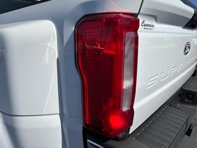 2027 Ford Super Duty F-350 DRW XL 4WD Crew Cab 8' Box