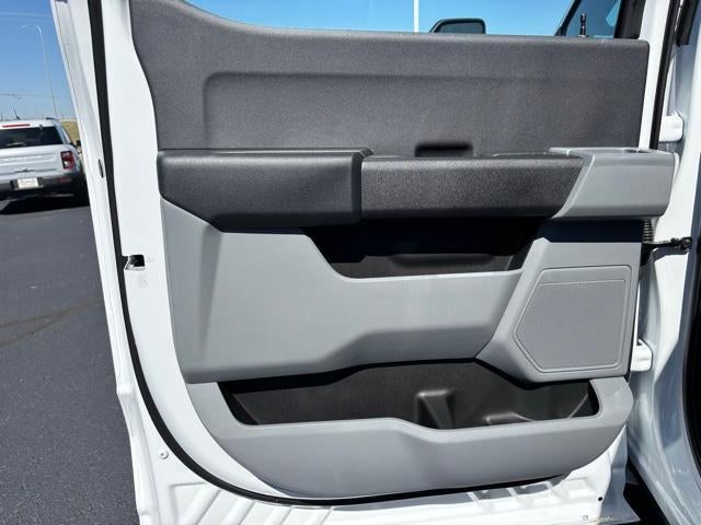 2027 Ford Super Duty F-350 DRW XL 4WD Crew Cab 8' Box