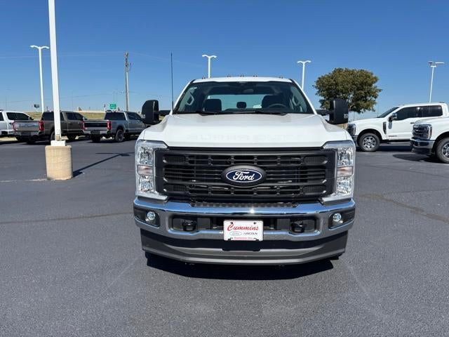 2027 Ford Super Duty F-350 DRW XL 4WD Crew Cab 8' Box