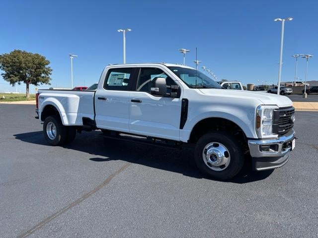 2027 Ford Super Duty F-350 DRW XL 4WD Crew Cab 8' Box