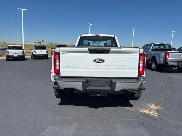 2027 Ford Super Duty F-350 DRW XL 4WD Crew Cab 8' Box