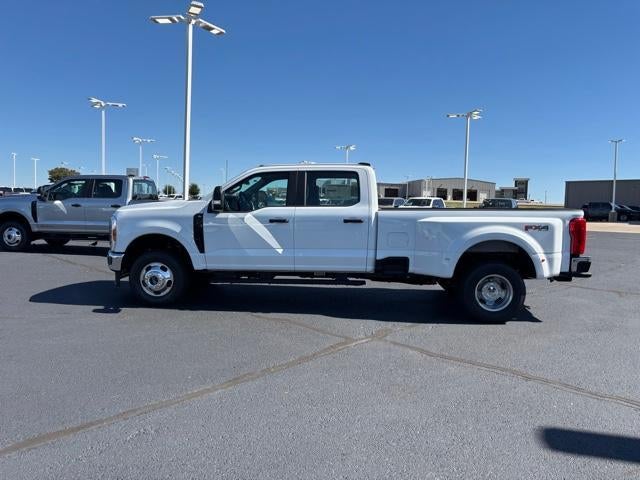 2027 Ford Super Duty F-350 DRW XL 4WD Crew Cab 8' Box
