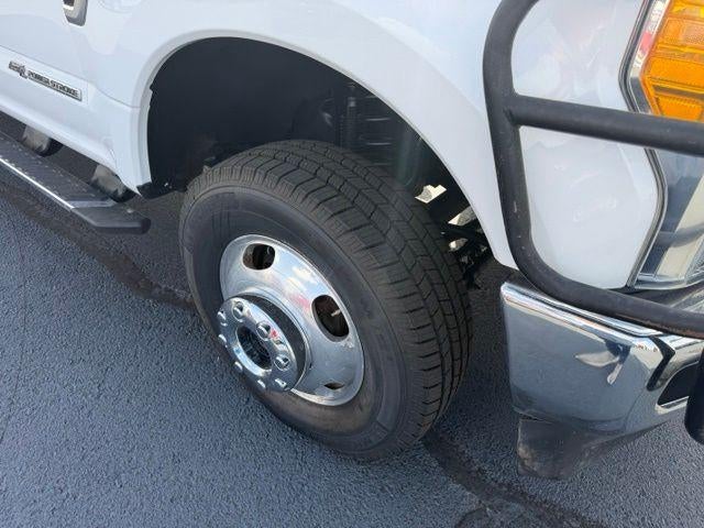 2017 Ford Super Duty F-350 DRW XL 4WD Crew Cab 8' Box