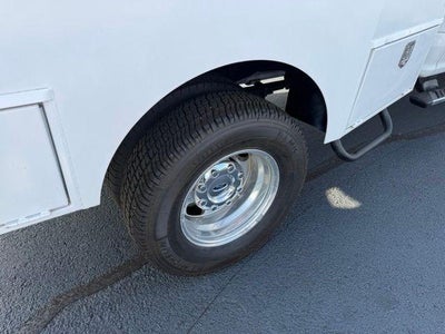 2017 Ford Super Duty F-350 DRW XL 4WD Crew Cab 8' Box
