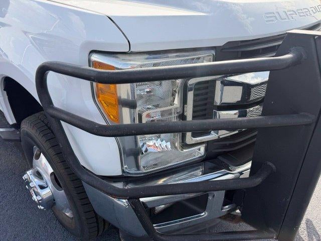 2017 Ford Super Duty F-350 DRW XL 4WD Crew Cab 8' Box