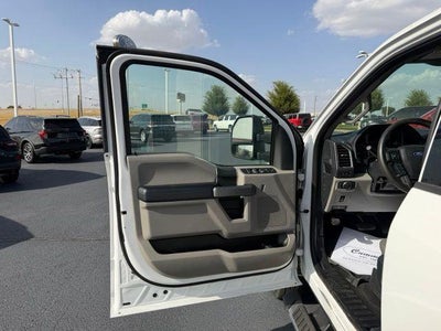 2017 Ford Super Duty F-350 DRW XL 4WD Crew Cab 8' Box