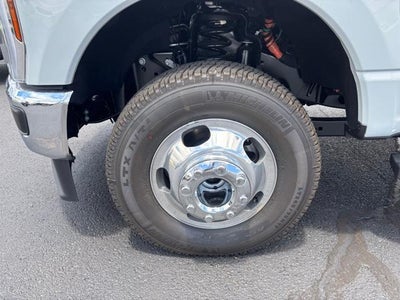 2026 Ford Super Duty F-350 DRW XL 4WD Crew Cab 8' Box