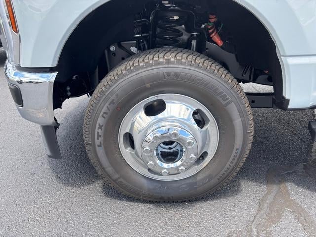 2026 Ford Super Duty F-350 DRW XL 4WD Crew Cab 8' Box