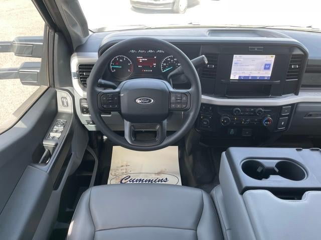 2026 Ford Super Duty F-350 DRW XL 4WD Crew Cab 8' Box
