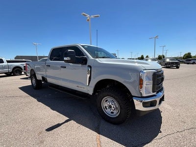 2026 Ford Super Duty F-450 DRW XL 4WD Crew Cab 8' Box