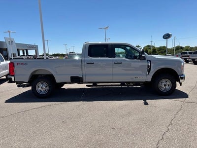 2026 Ford Super Duty F-450 DRW XL 4WD Crew Cab 8' Box