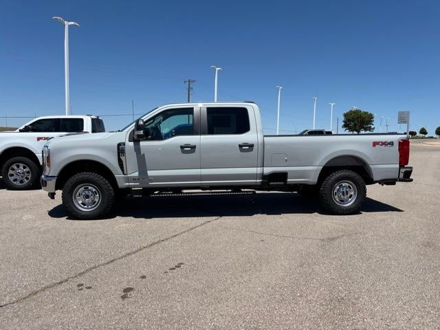 2026 Ford Super Duty F-450 DRW XL 4WD Crew Cab 8' Box