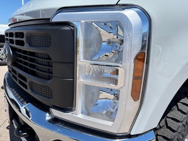 2026 Ford Super Duty F-450 DRW XL 4WD Crew Cab 8' Box