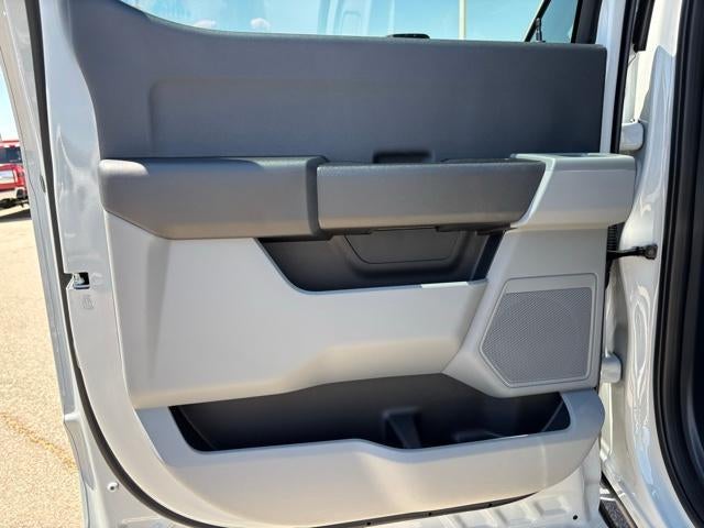 2026 Ford Super Duty F-450 DRW XL 4WD Crew Cab 8' Box