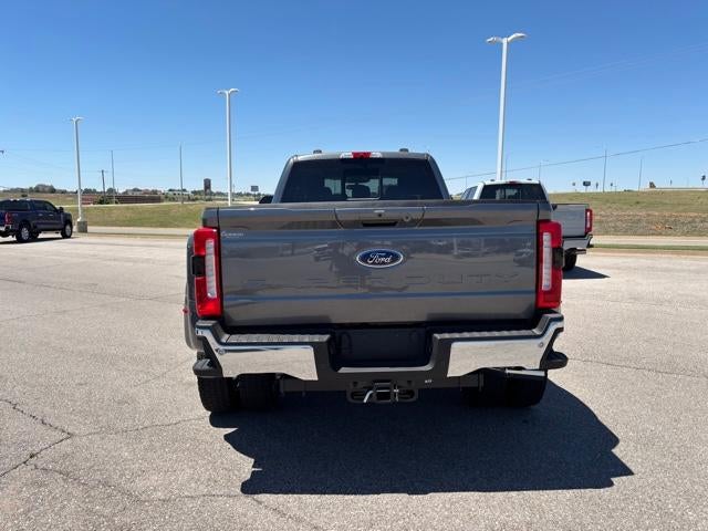 2026 Ford Super Duty F-450 DRW XL 4WD Crew Cab 8' Box