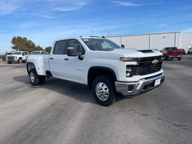 2026 Chevrolet Silverado 3500 HD Crew Cab Long Box 4-Wheel Drive Work Truck
