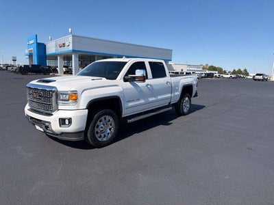 2018 GMC Sierra 2500 HD Crew Cab Standard Box 4-Wheel Drive Denali