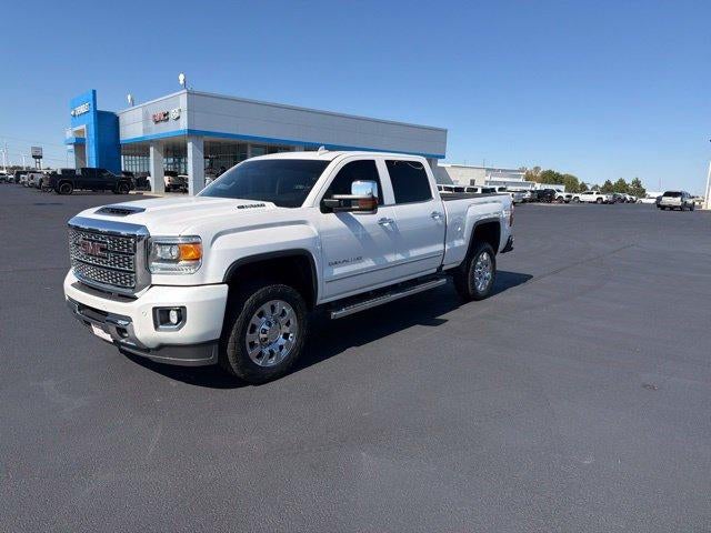2018 GMC Sierra 2500 HD Crew Cab Standard Box 4-Wheel Drive Denali