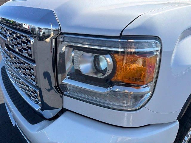 2018 GMC Sierra 2500 HD Crew Cab Standard Box 4-Wheel Drive Denali