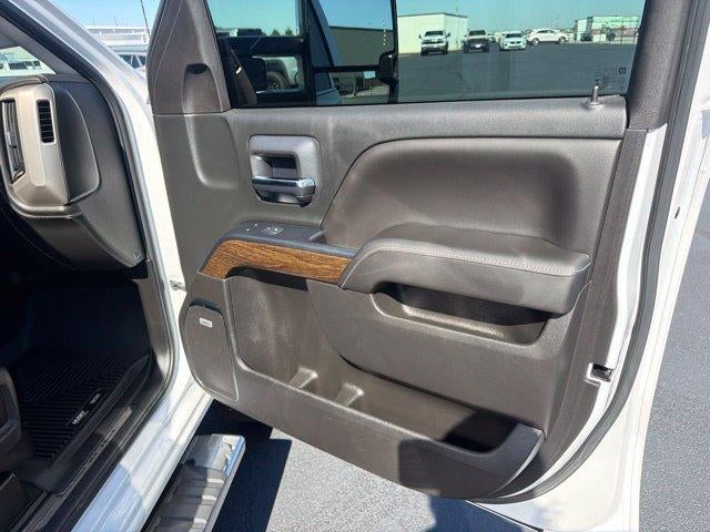 2018 GMC Sierra 2500 HD Crew Cab Standard Box 4-Wheel Drive Denali